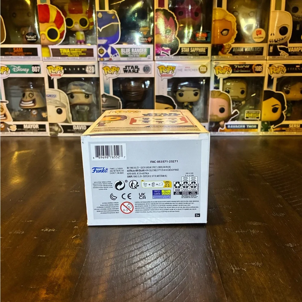 Funko Pop! Star Wars: The Mandalorian Season 3 Peli Motto with Grogu #665